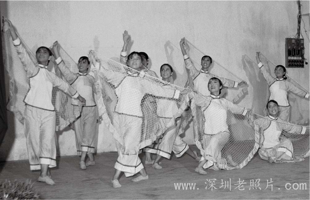 香港文艺学习班在排练(1973)