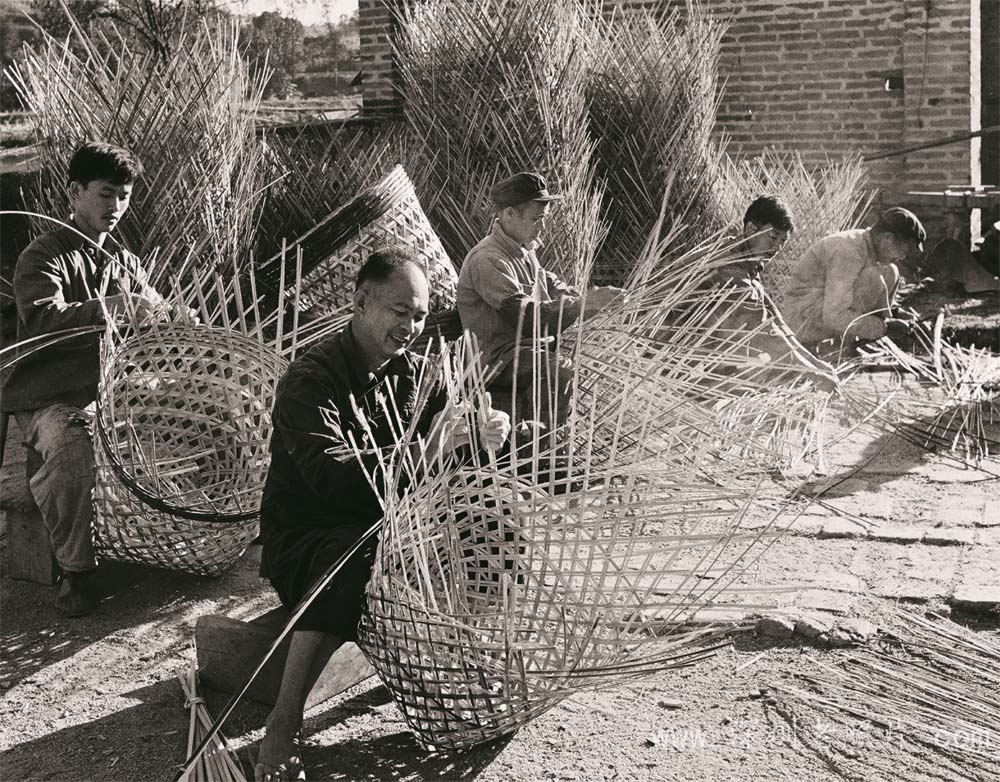 编织创收(布吉1973)