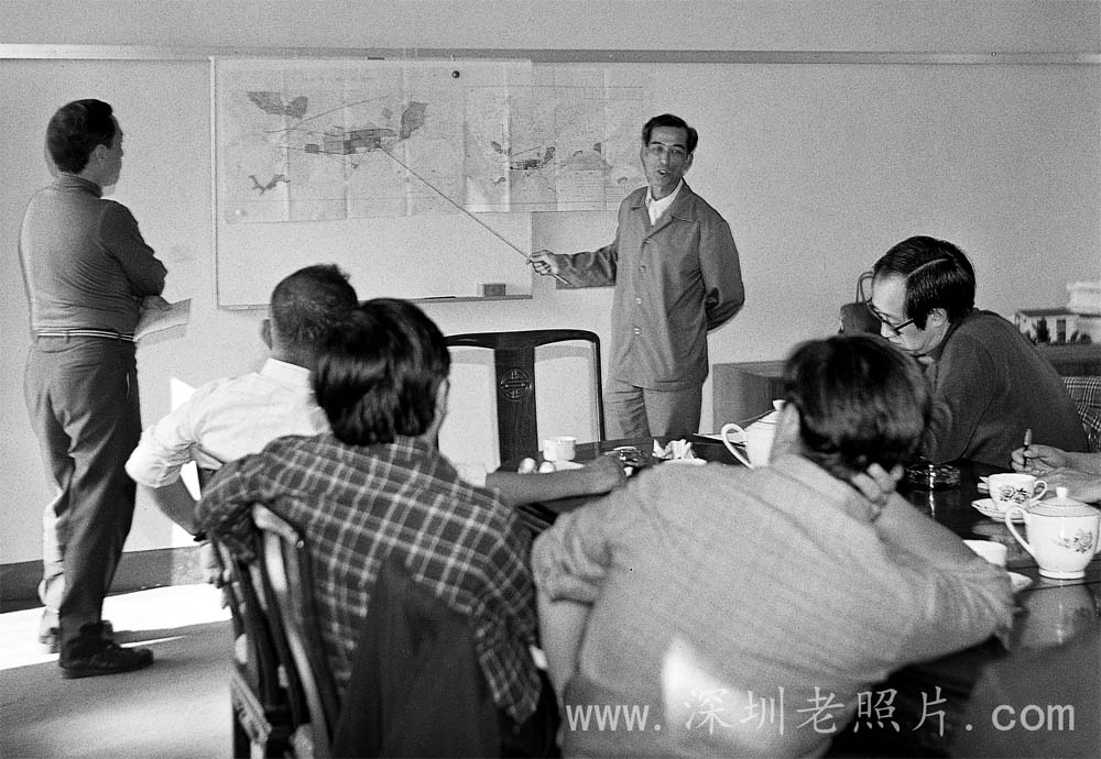 市城管局副局长洪泰介绍城市建设规划（1980）