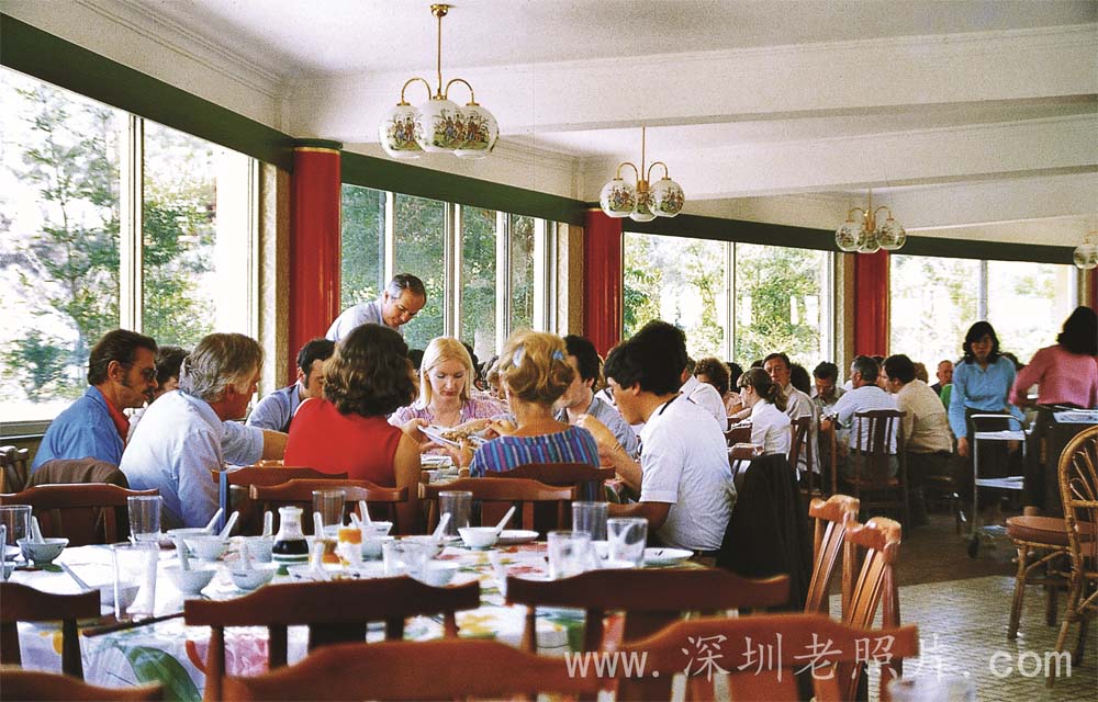 深圳市第一家与港商合作的深圳水库酒家开业（1979.9.18）